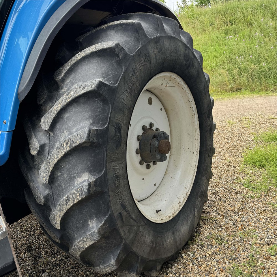 Farm tractor New Holland 8770: picture 33