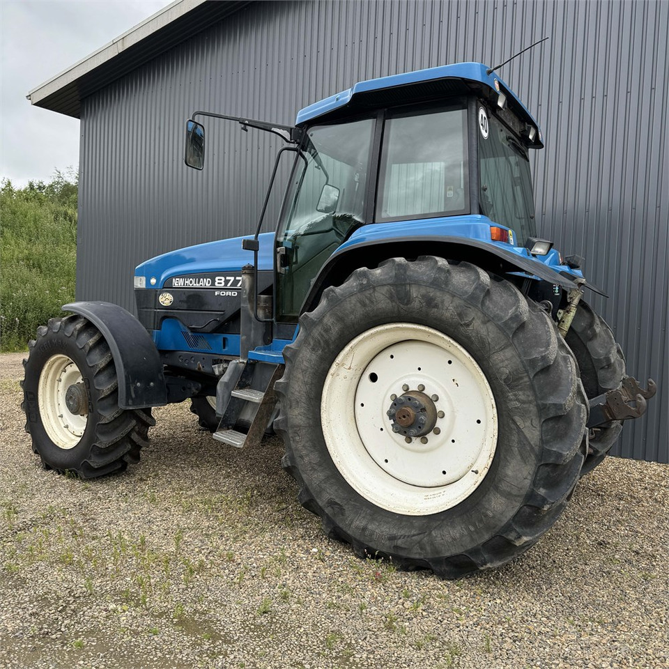 Farm tractor New Holland 8770: picture 8