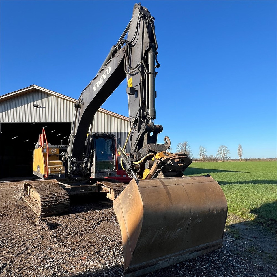 Crawler excavator Volvo EC250 EL: picture 14