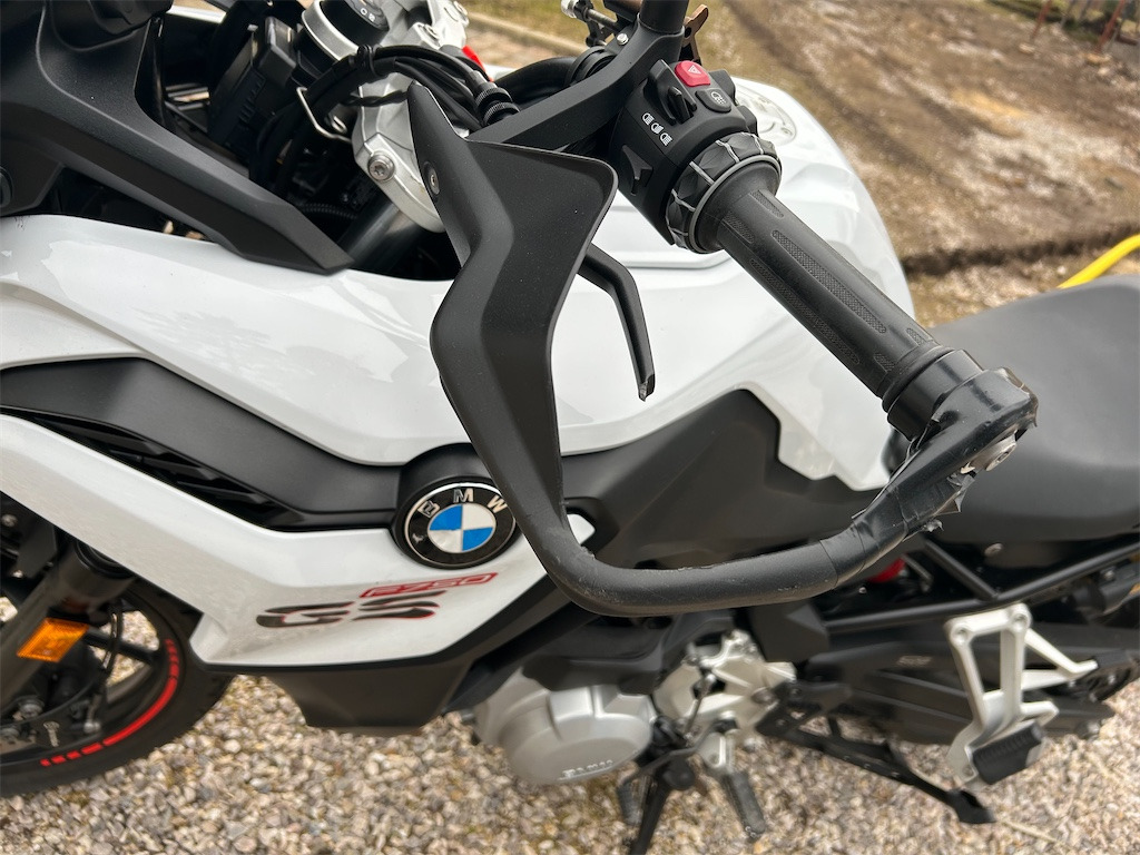 Motorcycle BMW F 750 GS: picture 12