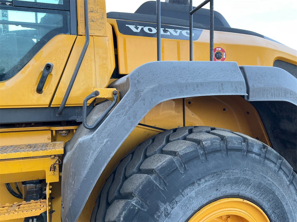 Wheel loader Volvo L110H: picture 47