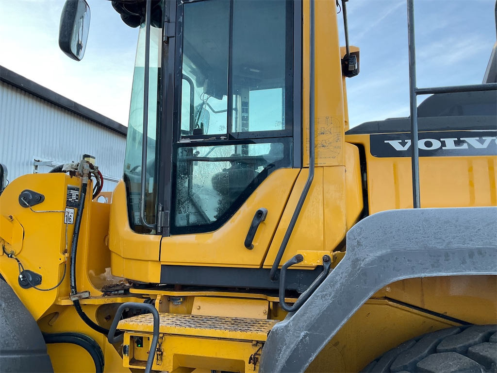 Wheel loader Volvo L110H: picture 49