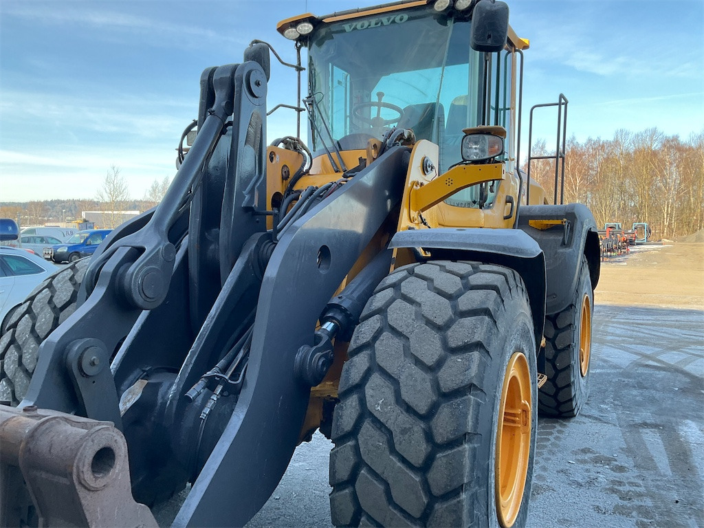 Wheel loader Volvo L110H: picture 9