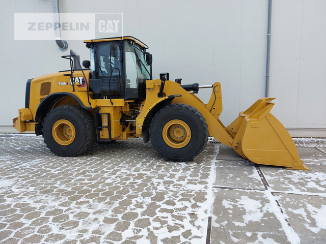 Wheel loader Cat 950M: picture 8